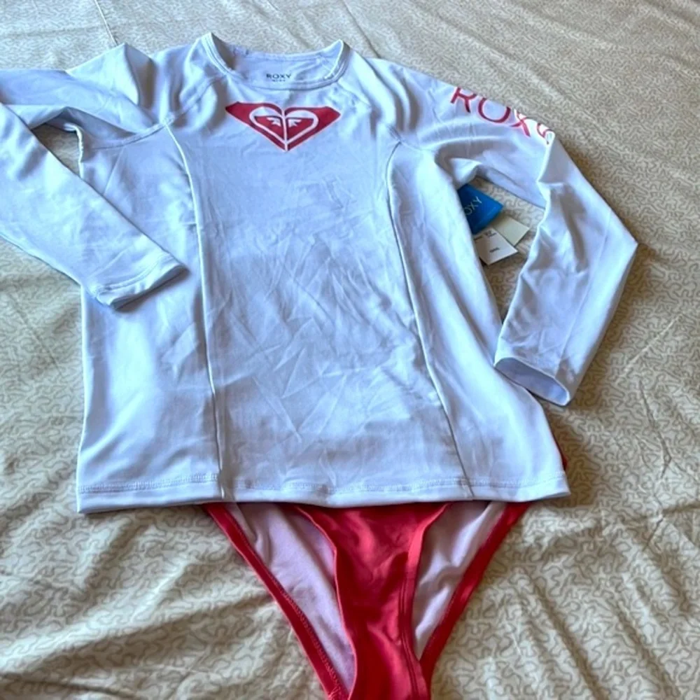 NWT Roxy Girls White Rashguard with Pink Bikini Set that fits size 12/14